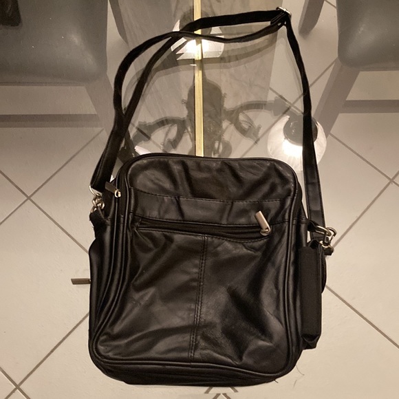 Black Cross body bag - Picture 2 of 8